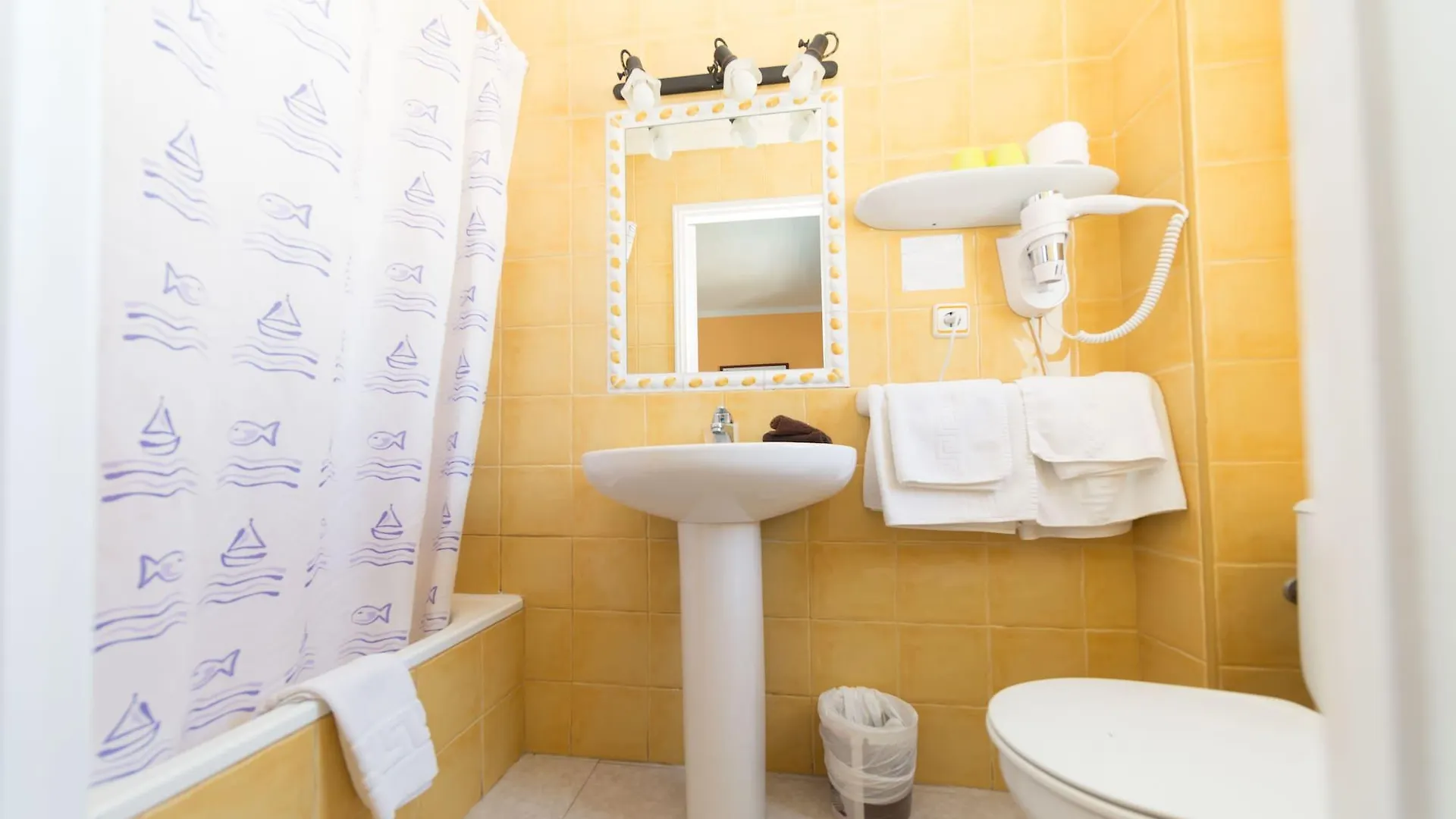 Hostal Valencia San Antonio  Guest house San Antonio (Ibiza)