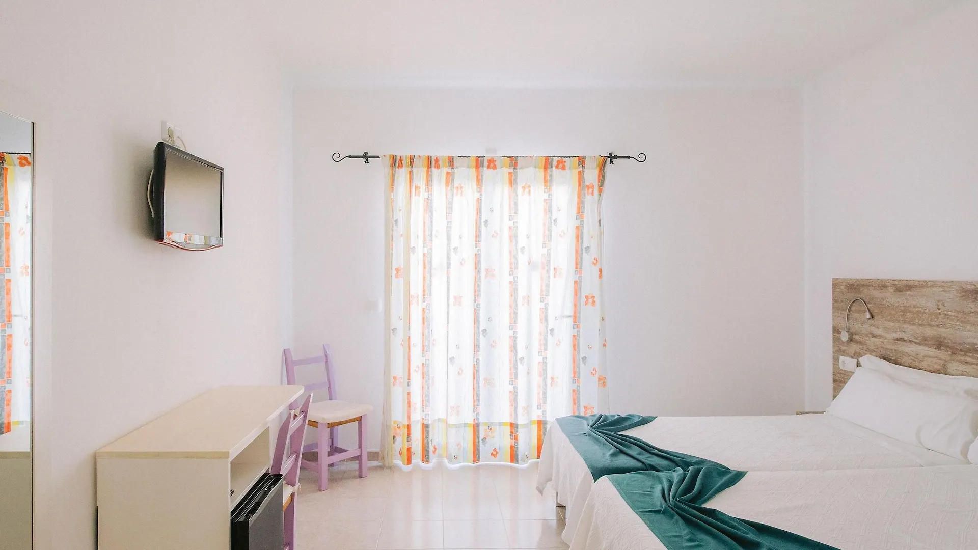 ** Guest house Hostal Valencia San Antonio  Spain